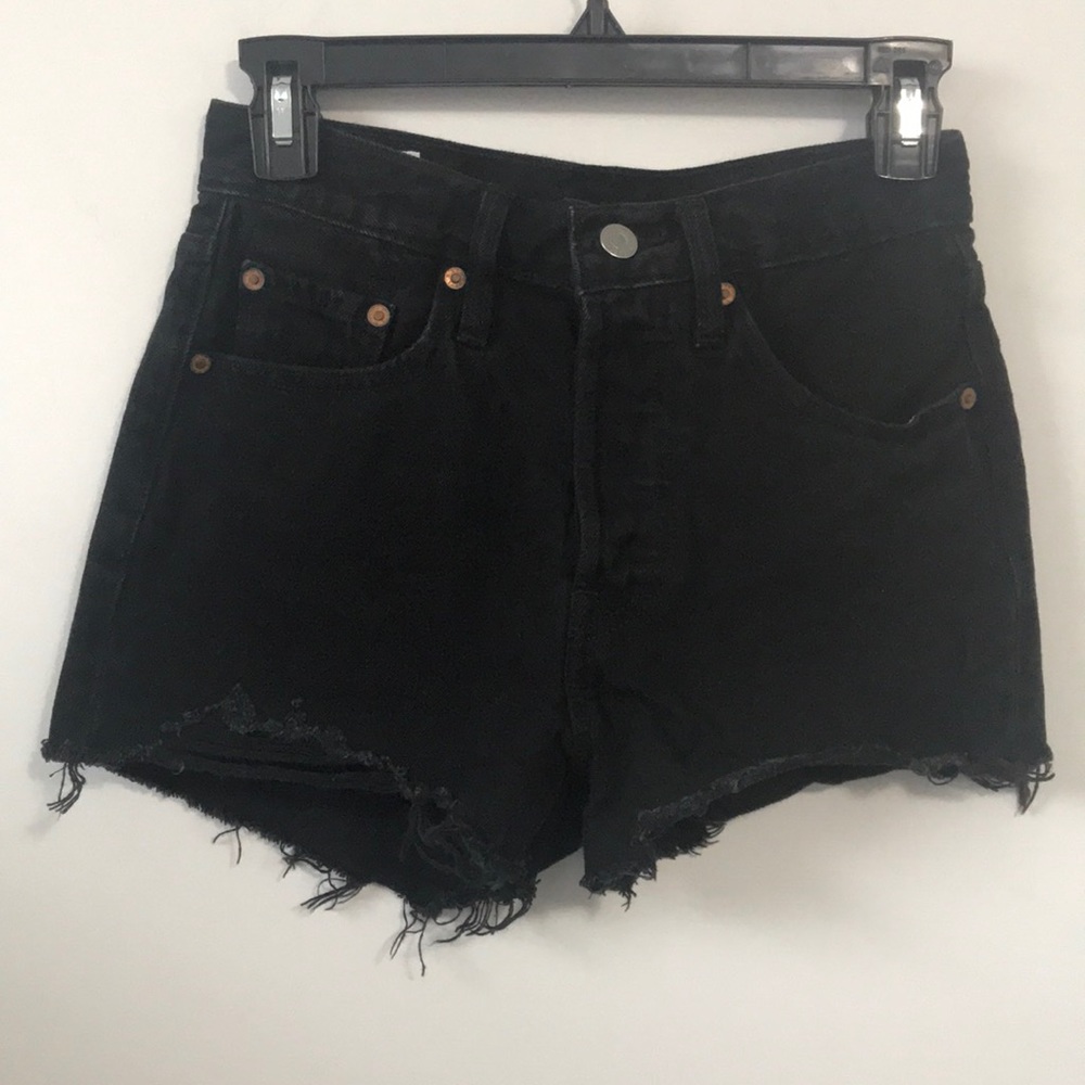 Levi Strauss  Black Distressed Jean Shorts SZ 24